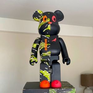 Bearbrickx Atmos × Staple #2 1000%
Bape 100% Authentic
Condition: New